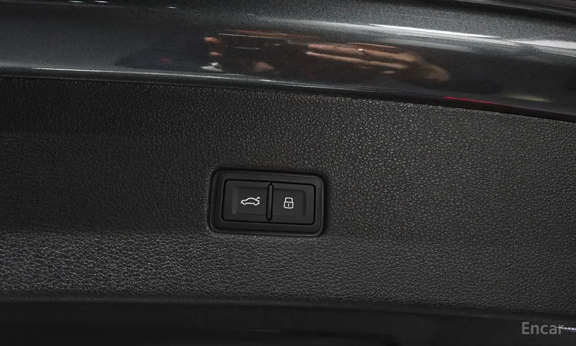 Фото 20 - Audi Q8