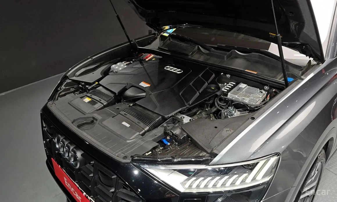 Фото 6 - Audi Q8