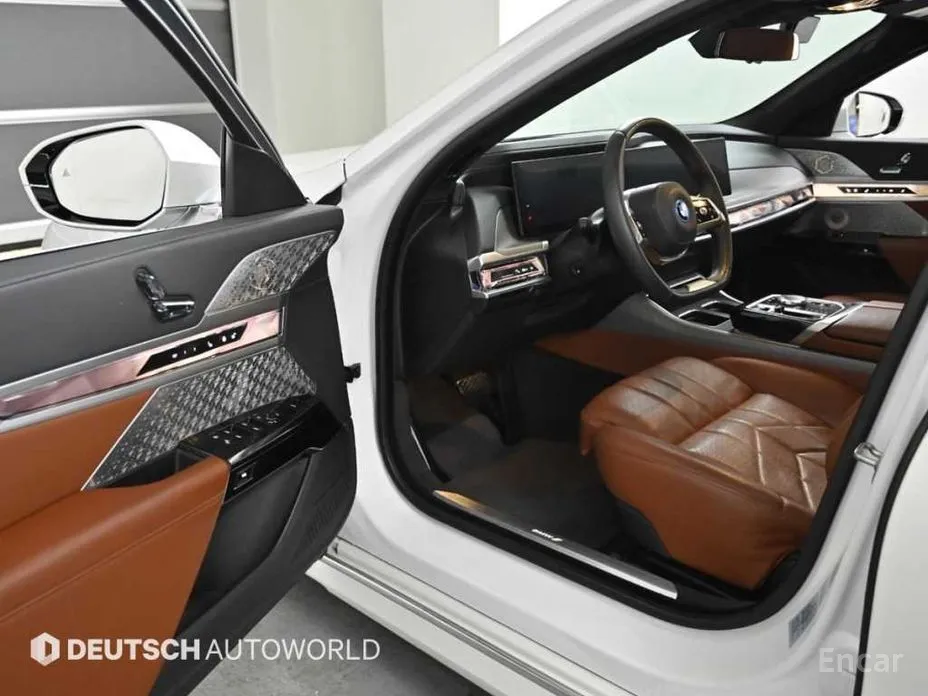 Фото 11 - BMW i7