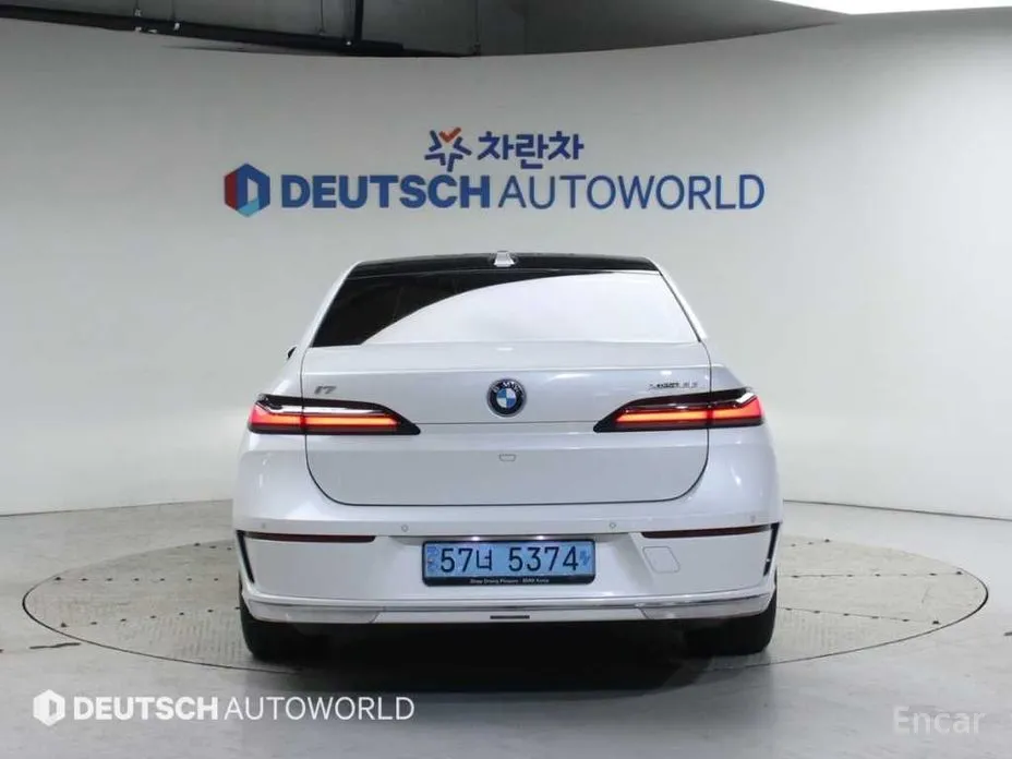 Фото 4 - BMW i7