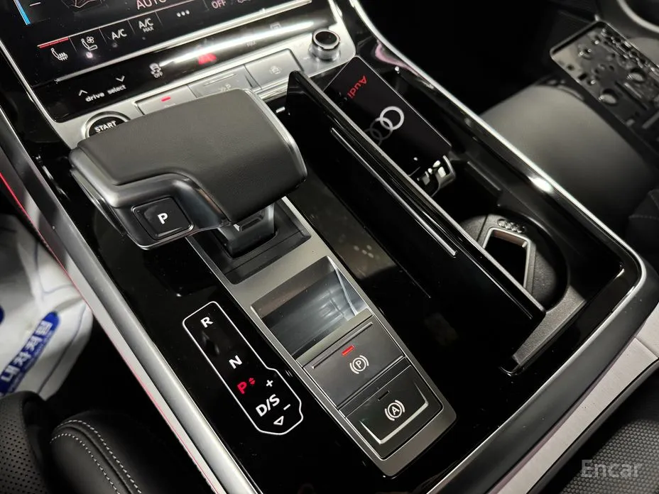 Фото 4 - Audi Q8