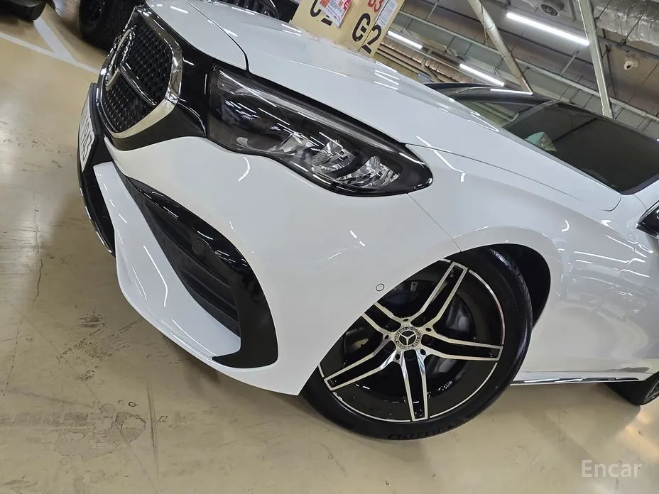 Фото 14 - Mercedes-Benz E-Class