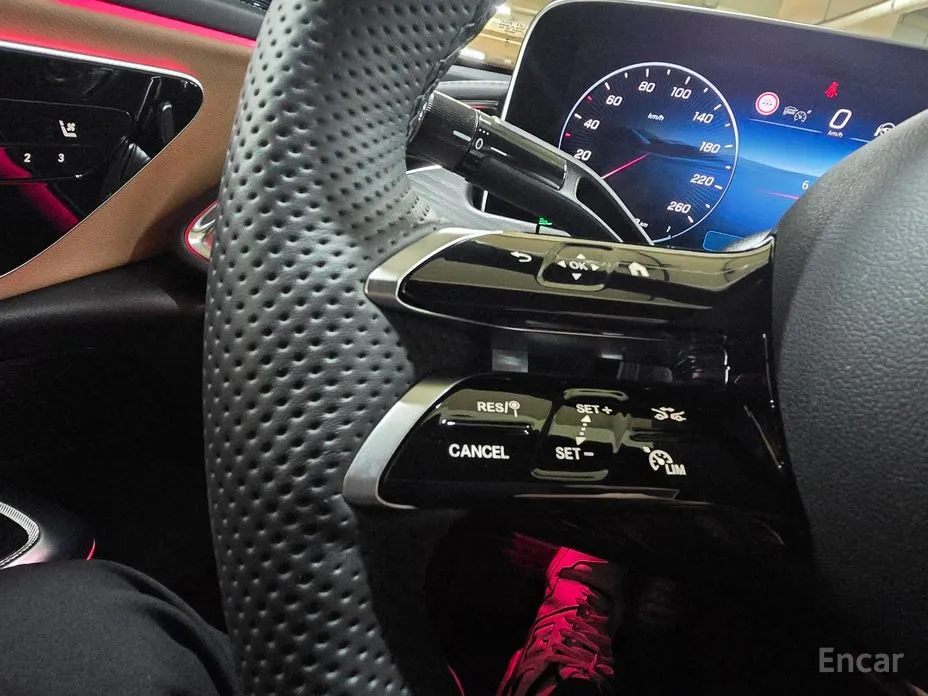 Фото 17 - Mercedes-Benz E-Class