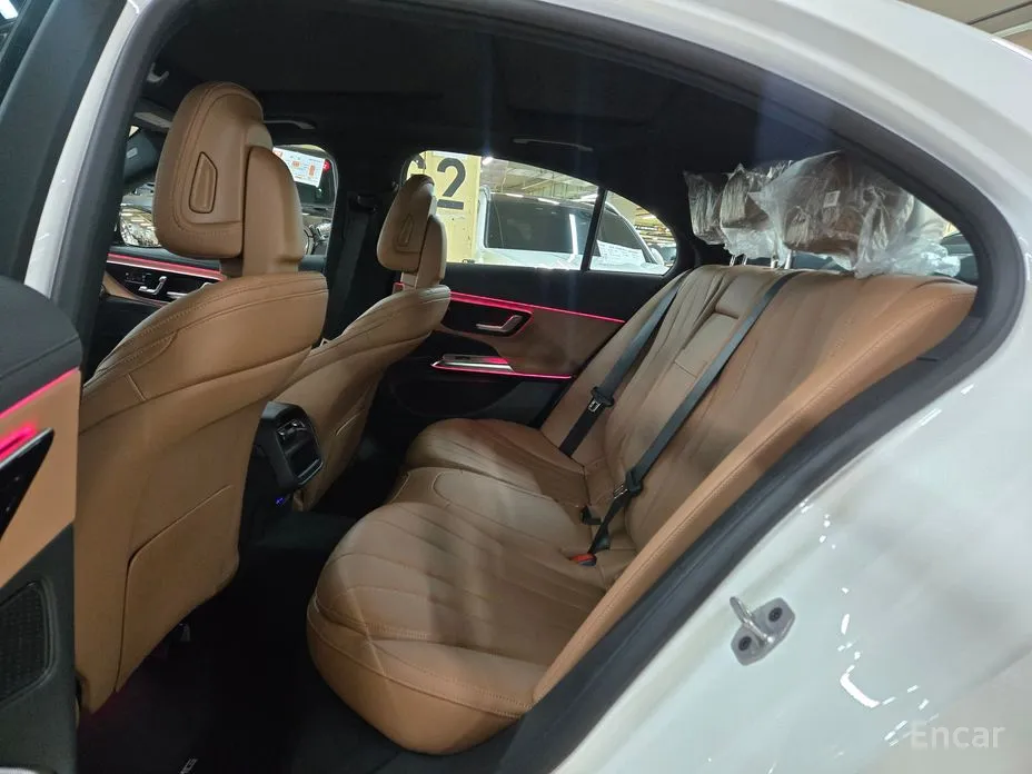 Фото 3 - Mercedes-Benz E-Class