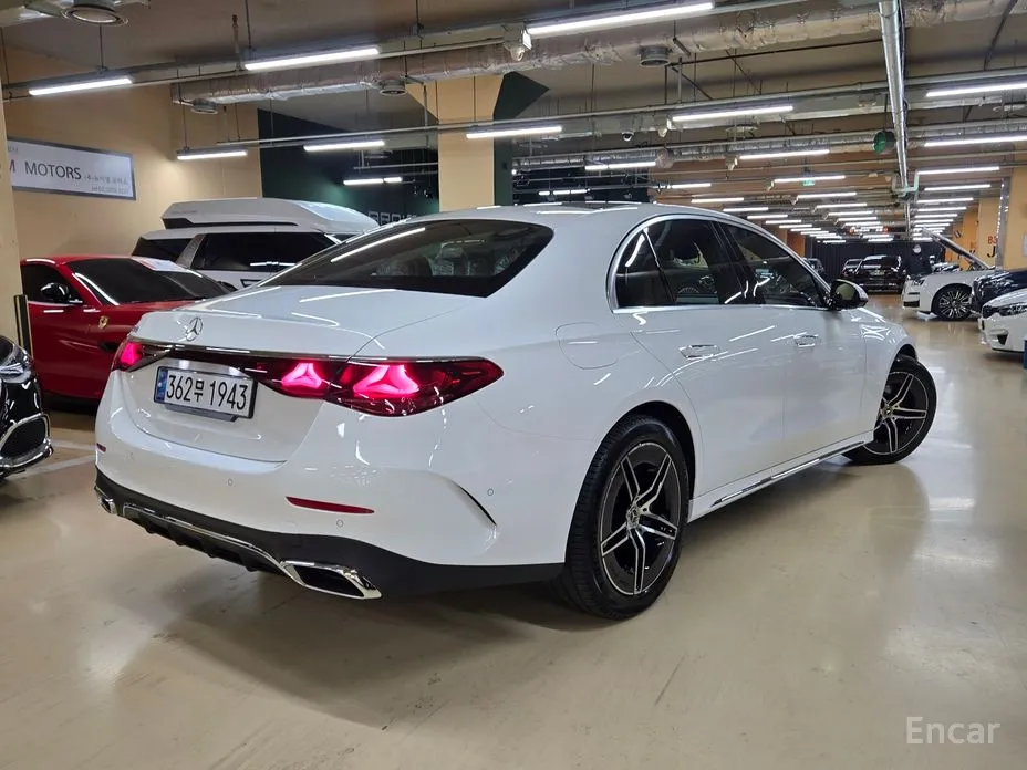 Фото 5 - Mercedes-Benz E-Class