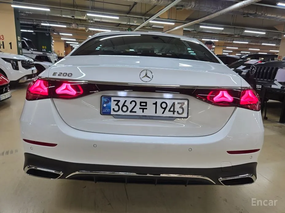 Фото 6 - Mercedes-Benz E-Class