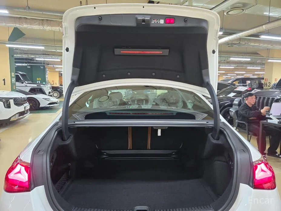 Фото 7 - Mercedes-Benz E-Class