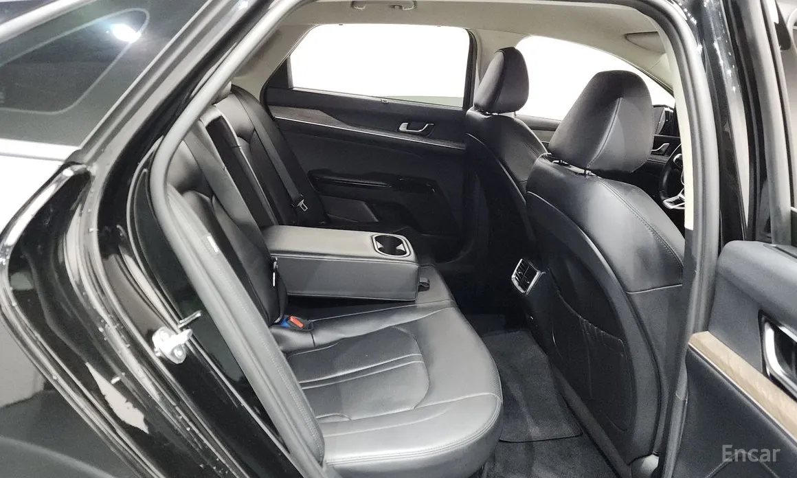 Фото 12 - Kia K5