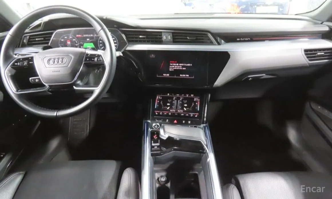 Фото 4 - Audi e-tron