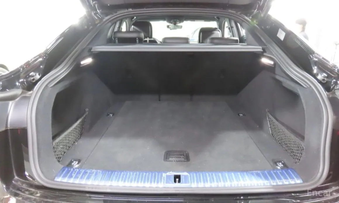 Фото 7 - Audi e-tron