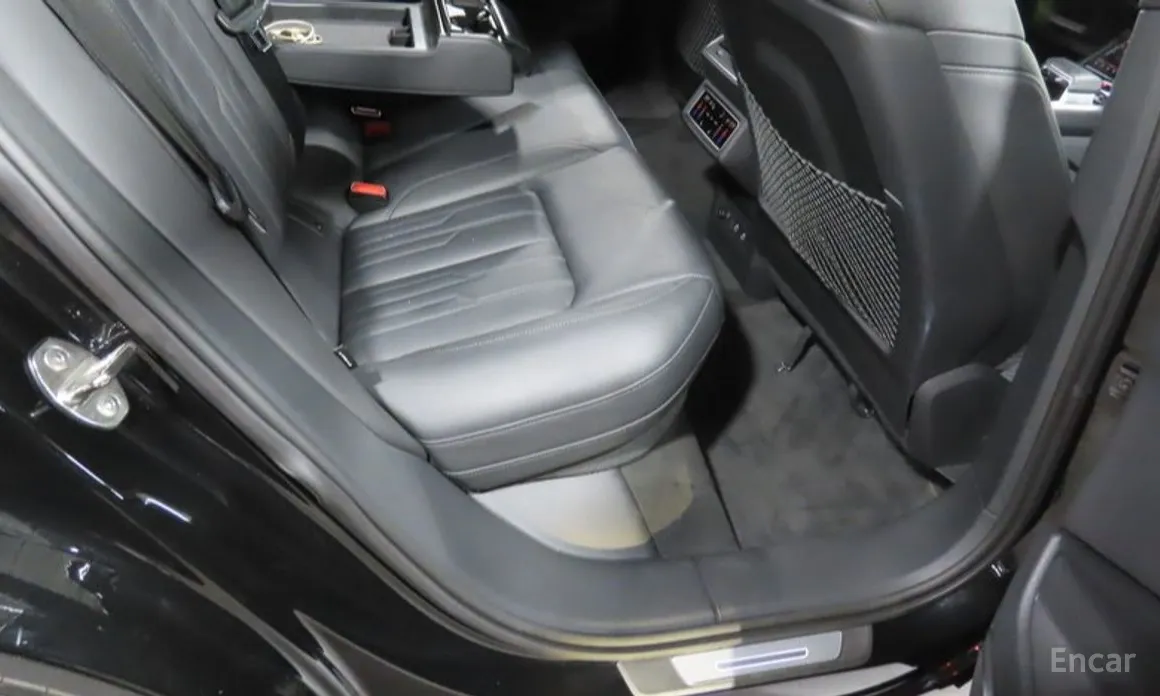 Фото 8 - Audi e-tron