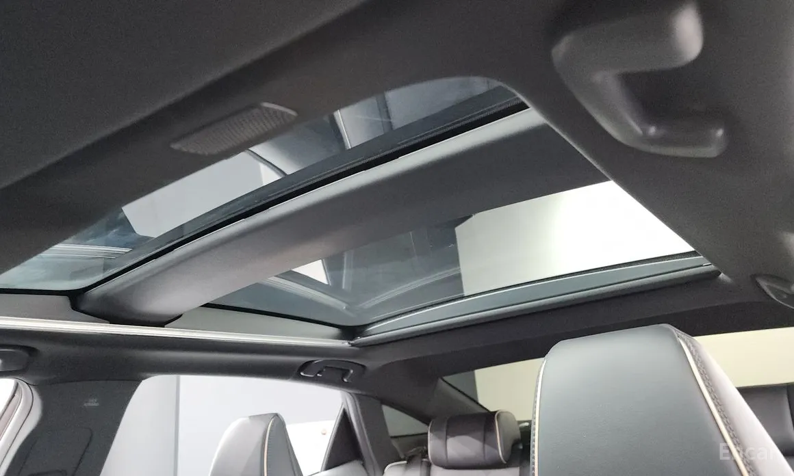 Фото 17 - Toyota Crown