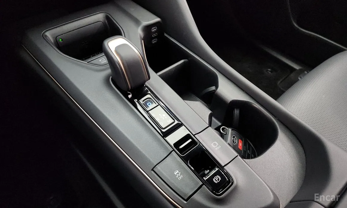 Фото 9 - Toyota Crown