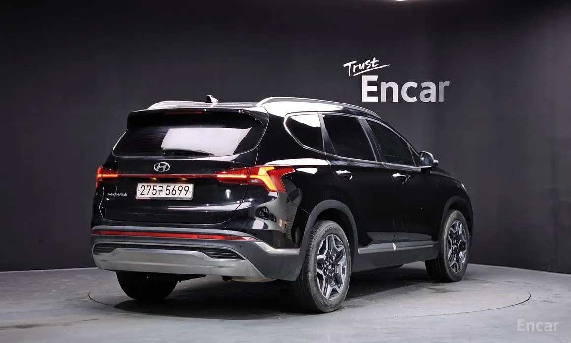 Фото 2 - Hyundai Santa Fe