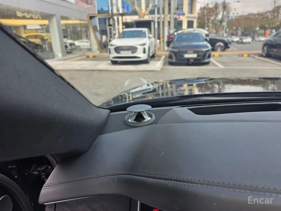 Фото 10 - Audi A8