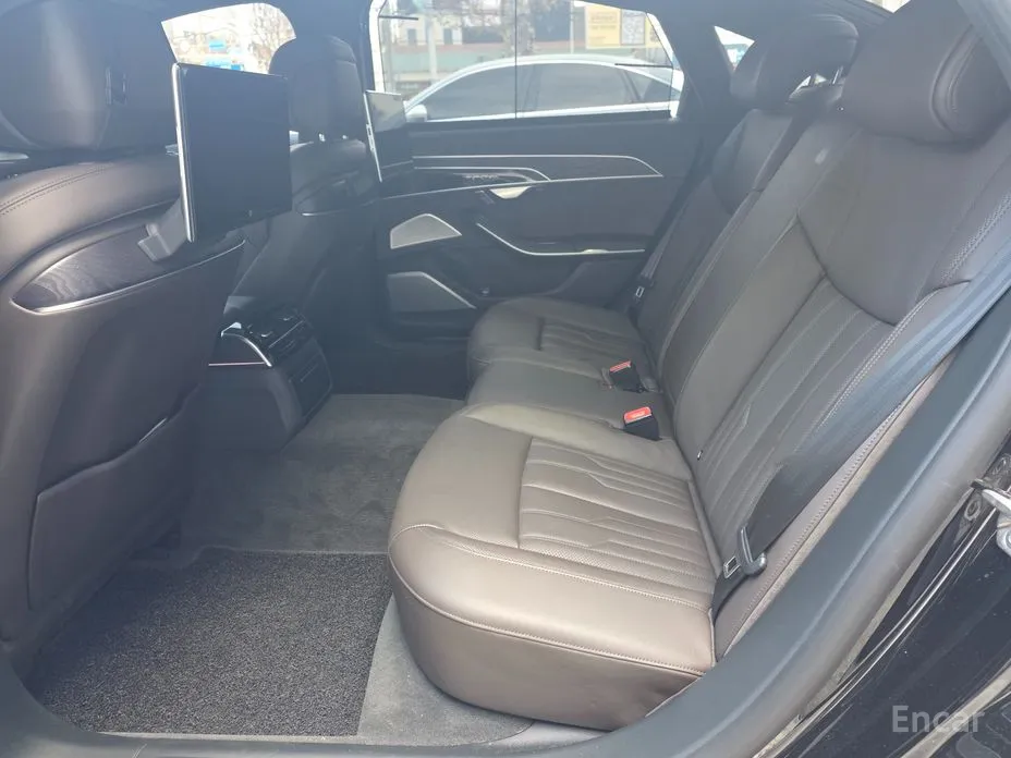 Фото 16 - Audi A8