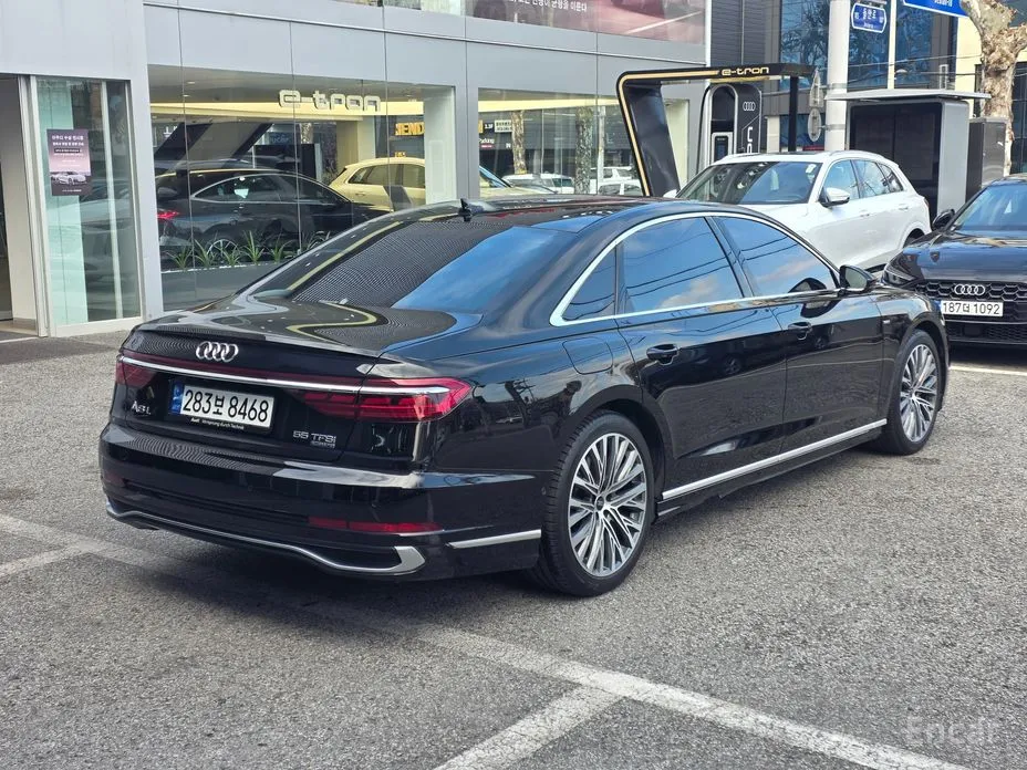 Фото 4 - Audi A8