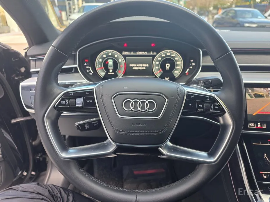Фото 8 - Audi A8