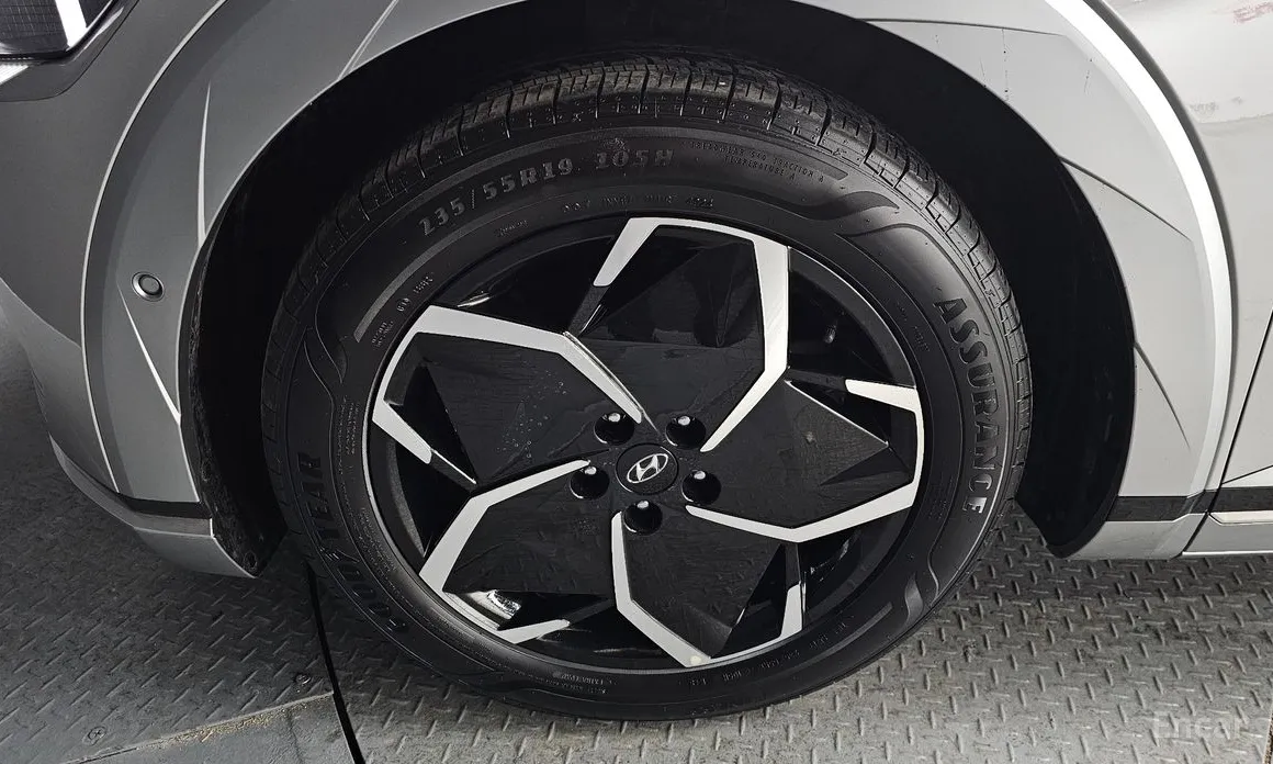 Photo 5 - Hyundai Ioniq 5