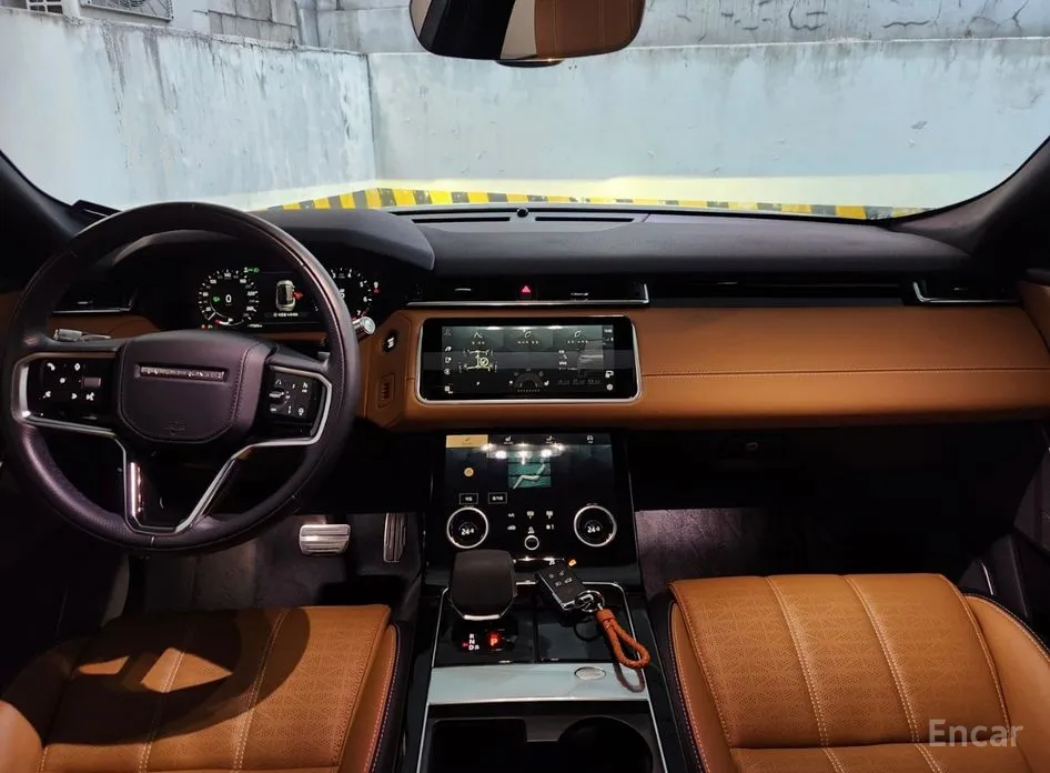 Фото 8 - Land Rover Range Rover Velar