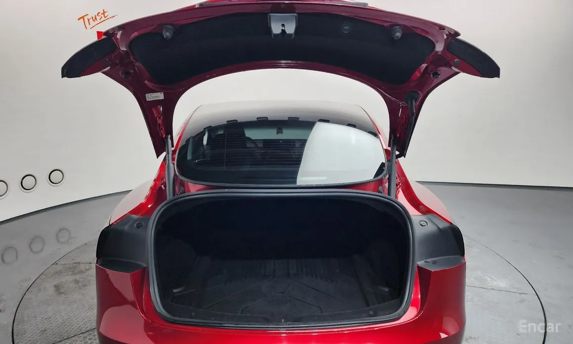 Фото 20 - Tesla Model 3