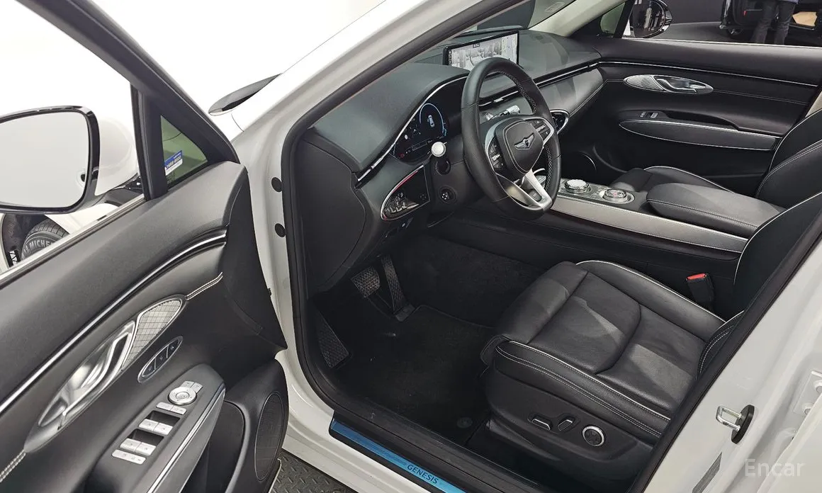 Фото 11 - Genesis GV70