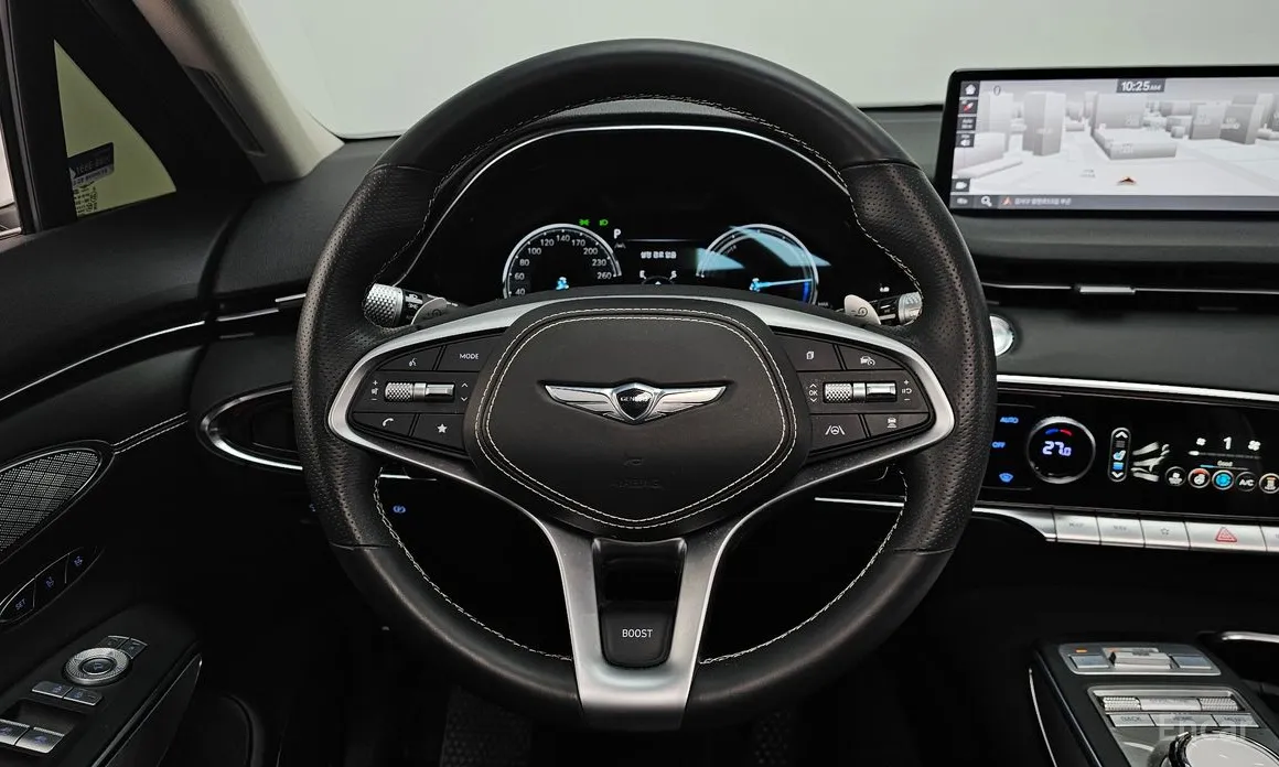 Фото 13 - Genesis GV70