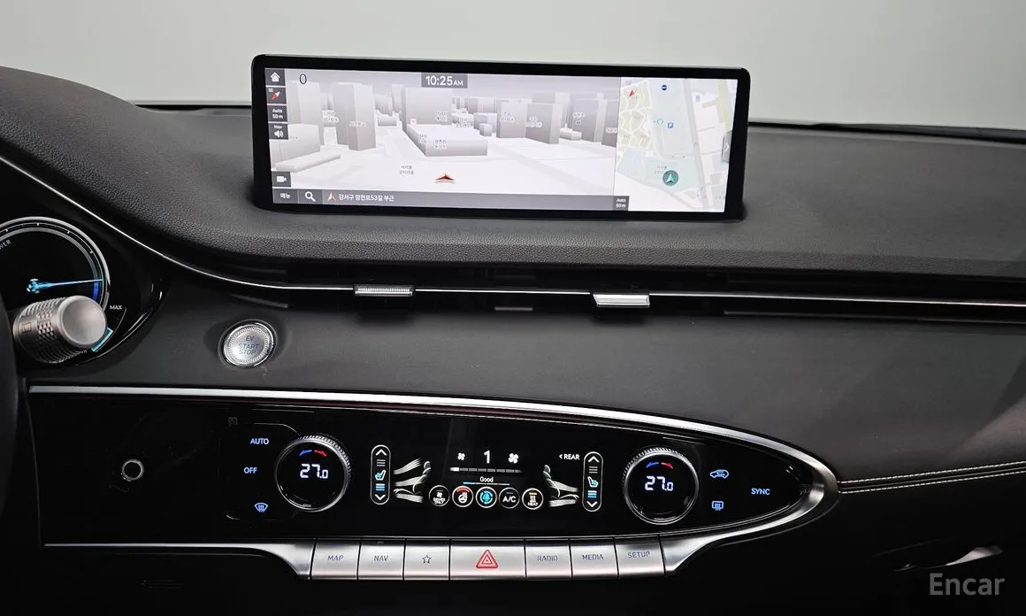 Фото 14 - Genesis GV70