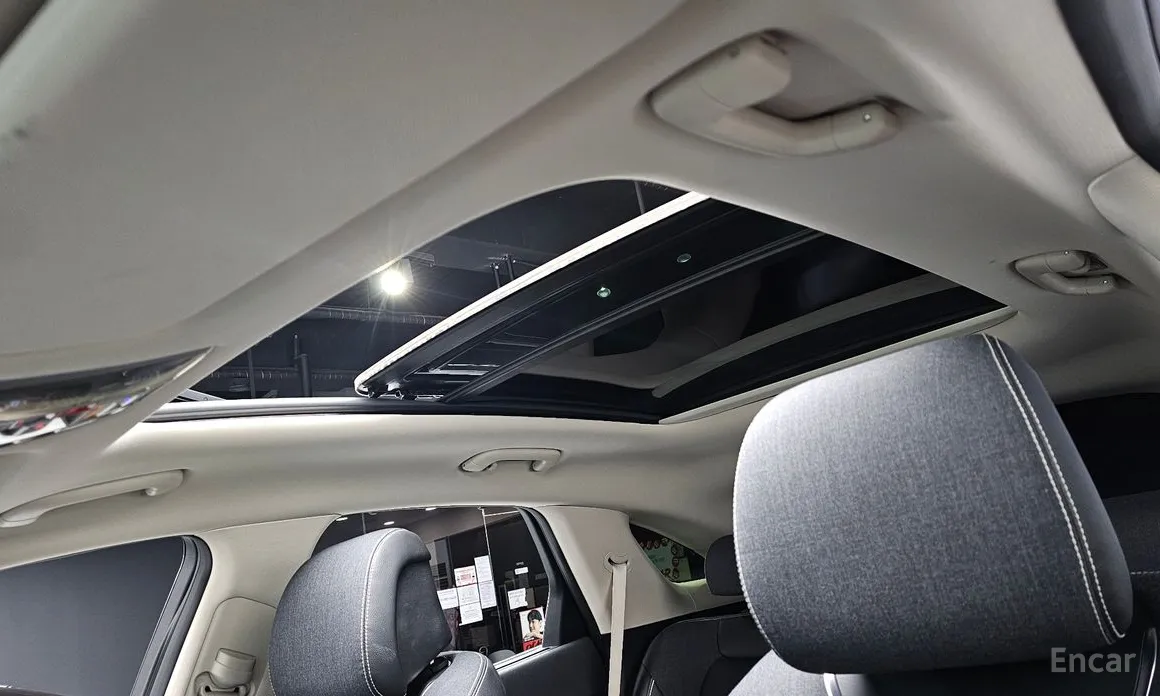 Фото 16 - Genesis GV70