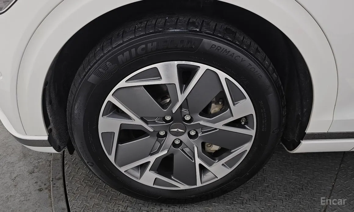 Фото 5 - Genesis GV70