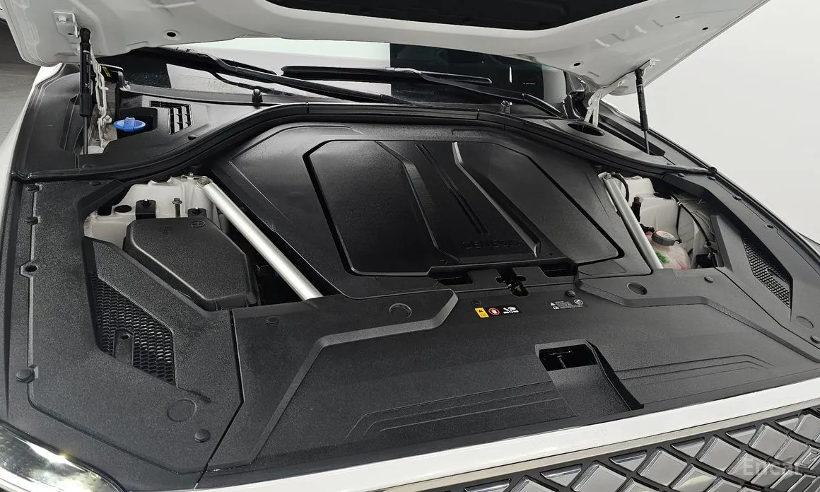 Фото 6 - Genesis GV70