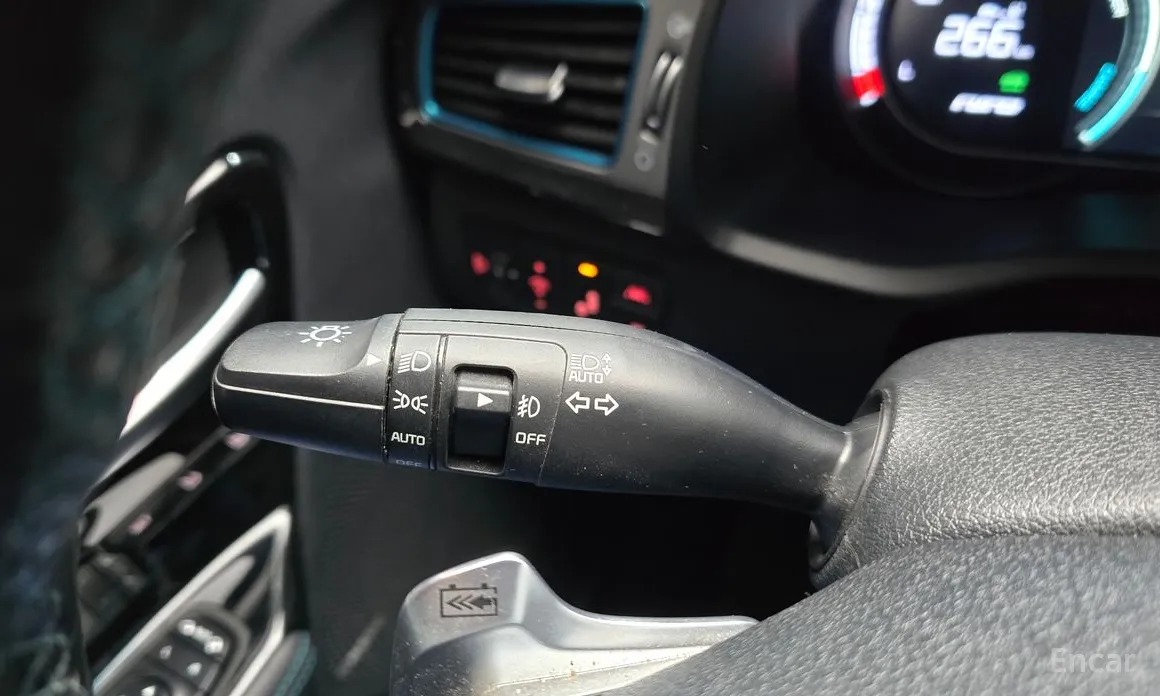 Фото 16 - Kia Niro