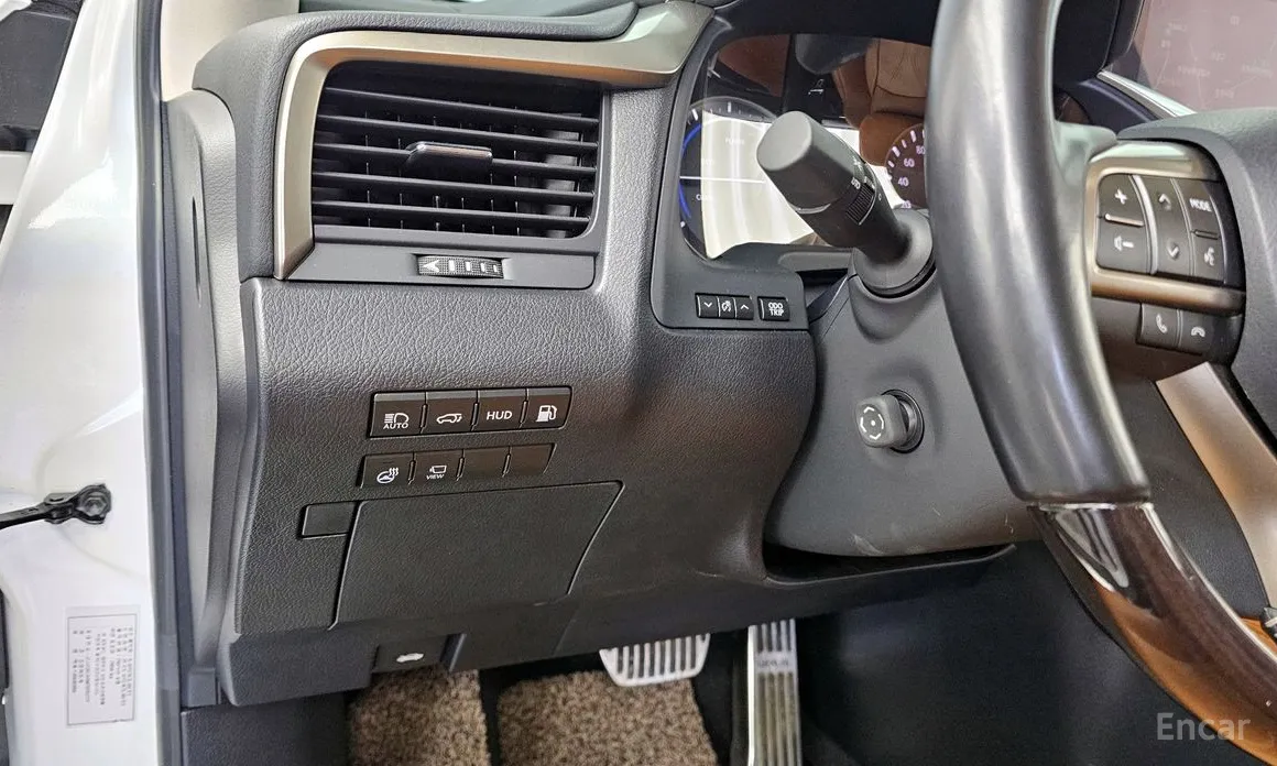 Фото 16 - Lexus RX