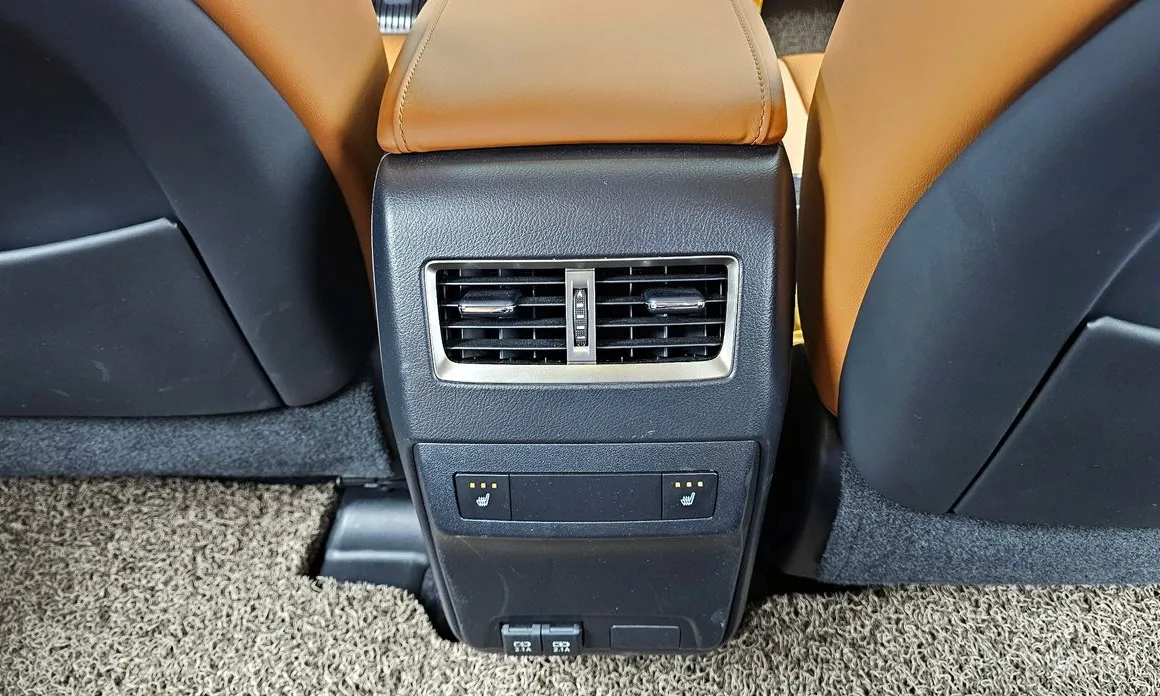 Фото 18 - Lexus RX