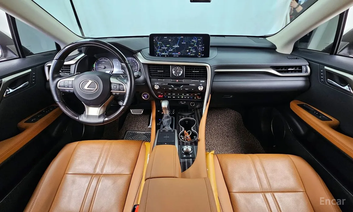 Фото 7 - Lexus RX