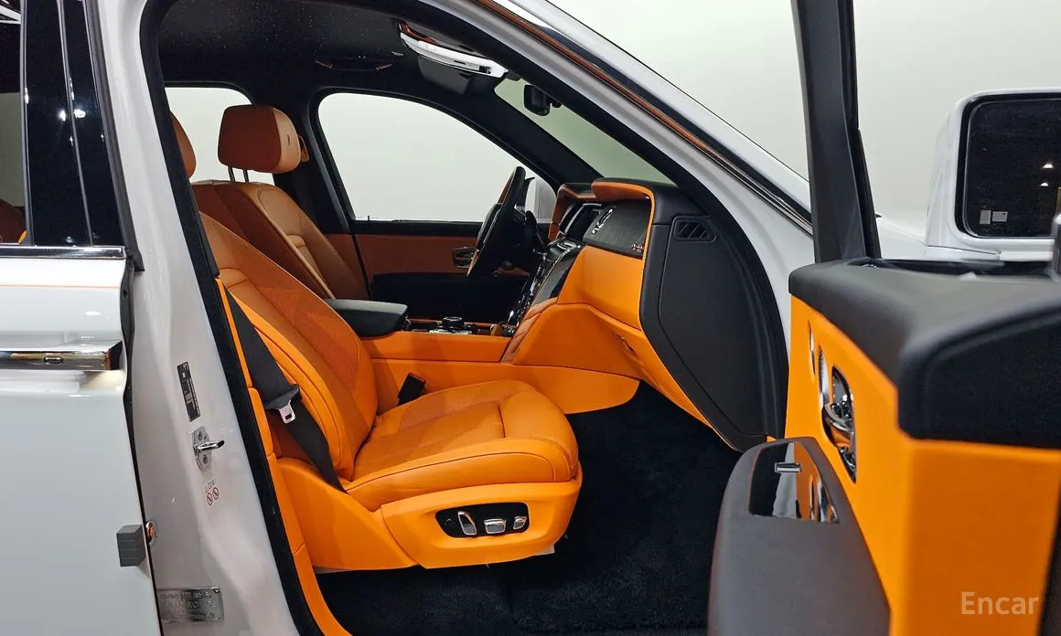 Фото 11 - Rolls-Royce Cullinan