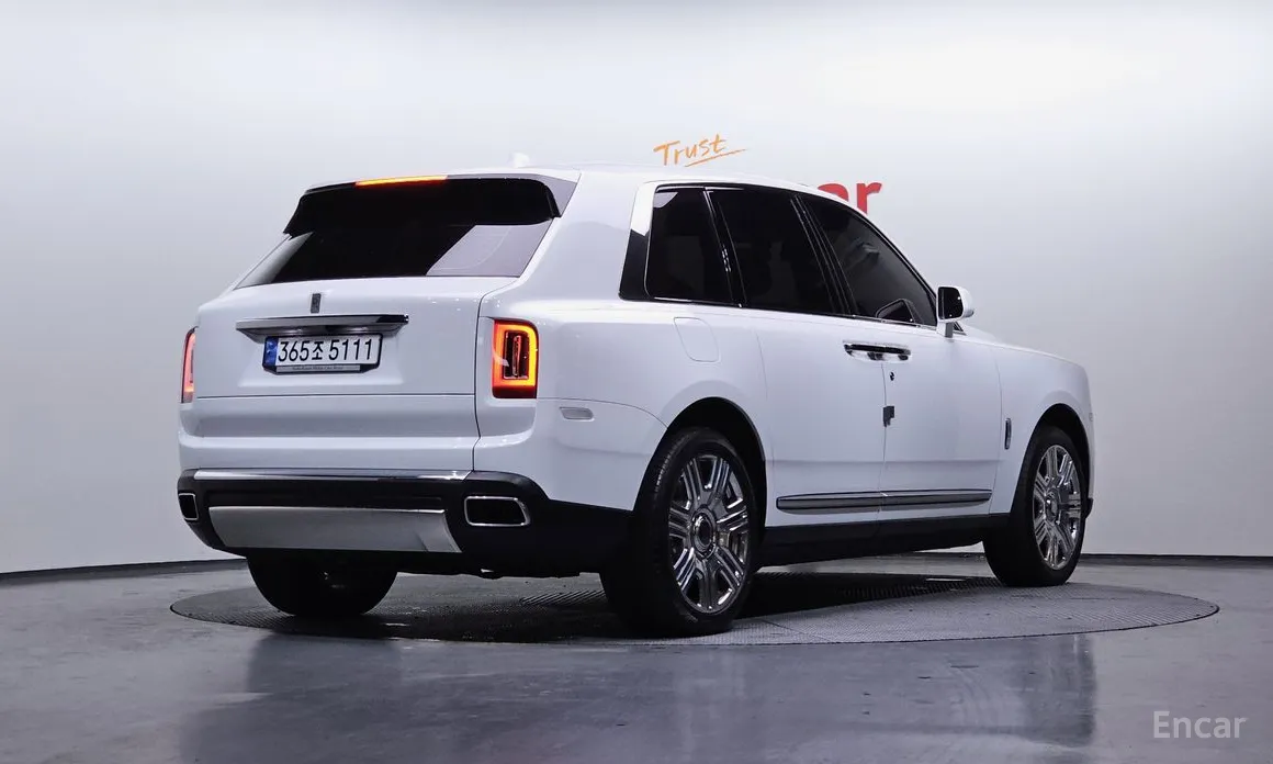 Фото 2 - Rolls-Royce Cullinan