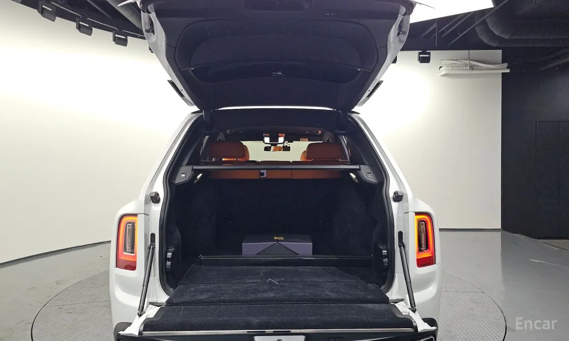 Фото 20 - Rolls-Royce Cullinan