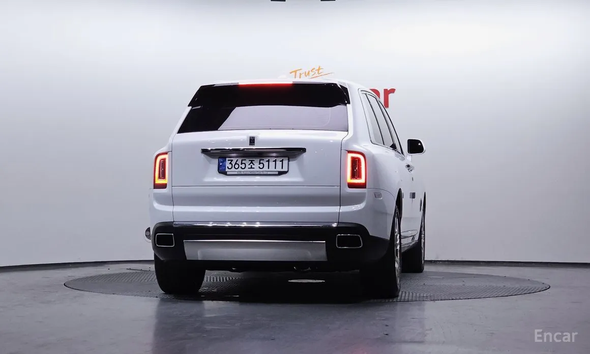 Фото 4 - Rolls-Royce Cullinan