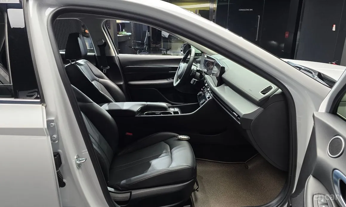 Фото 11 - Hyundai Sonata