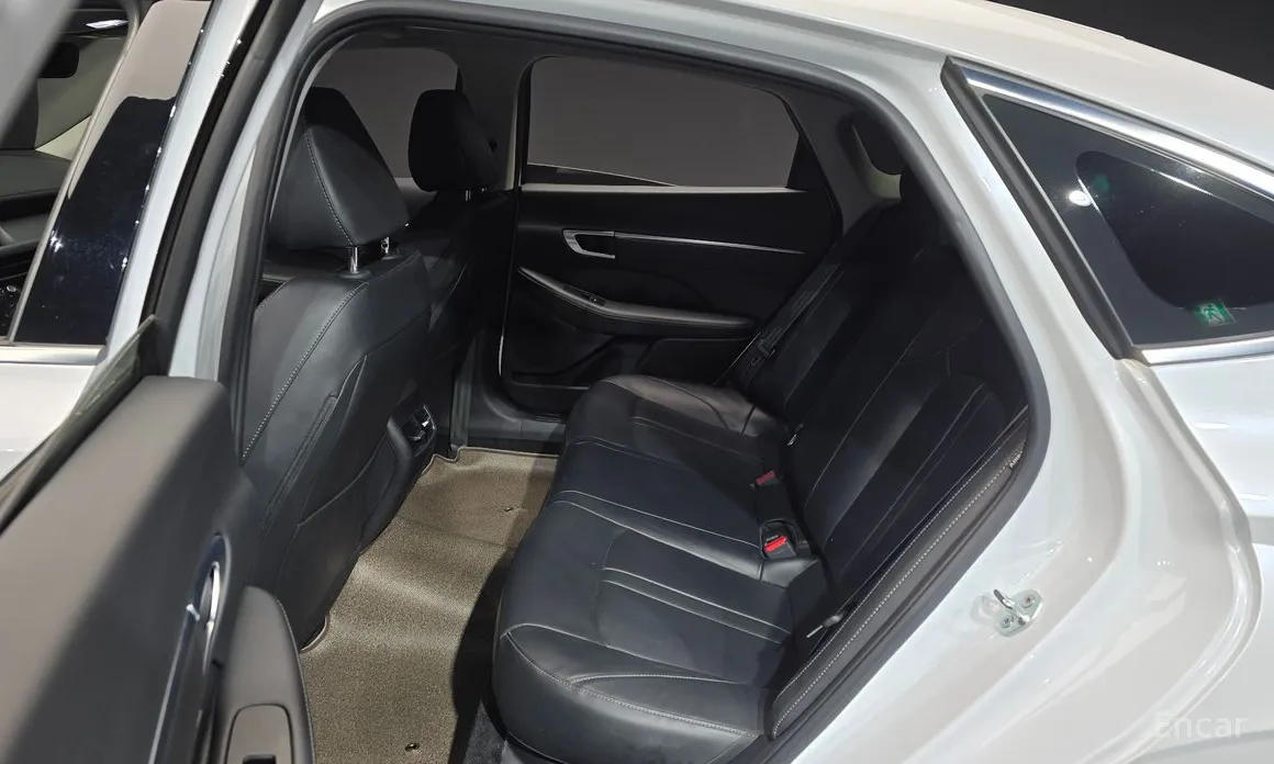 Фото 13 - Hyundai Sonata