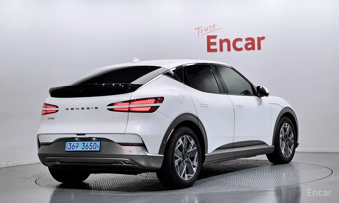Фото 2 - Genesis GV60