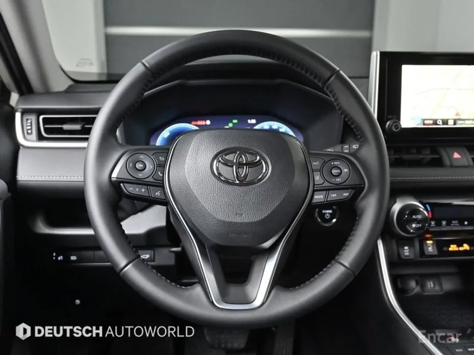 Фото 11 - Toyota RAV4