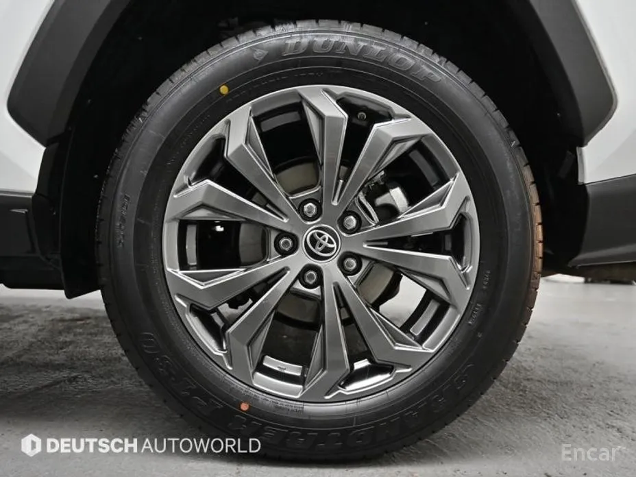 Фото 20 - Toyota RAV4