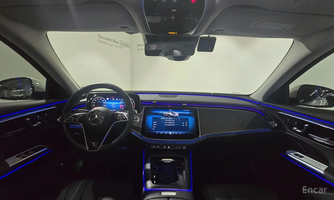 Фото 17 - Mercedes-Benz E-Class