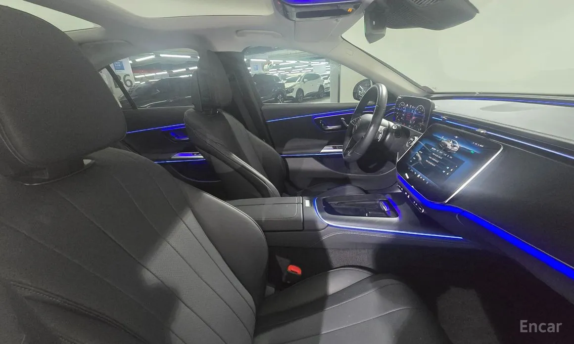 Фото 18 - Mercedes-Benz E-Class