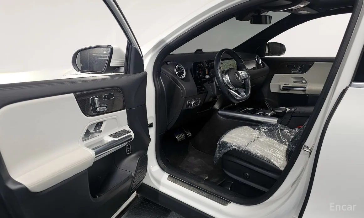 Фото 10 - Mercedes-Benz GLA-Class