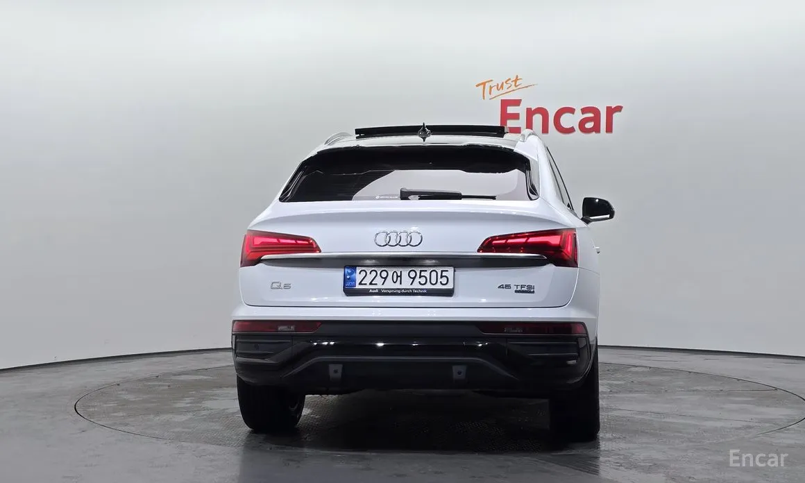 Фото 4 - Audi Q5