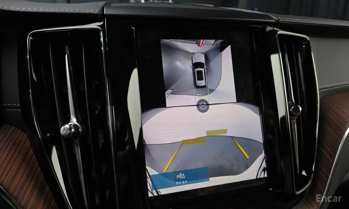 Фото 12 - Volvo XC60