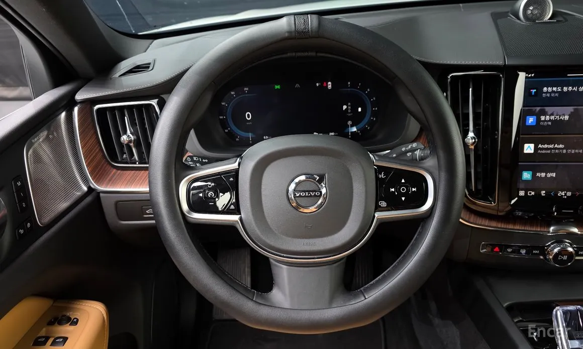 Фото 14 - Volvo XC60